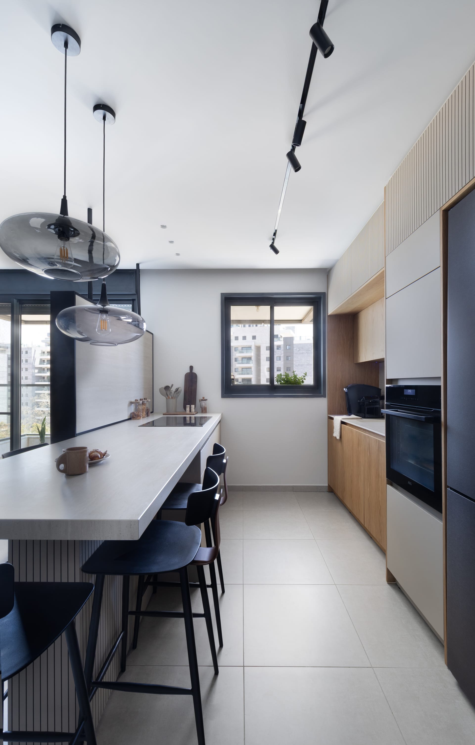 APT. 22 — 10